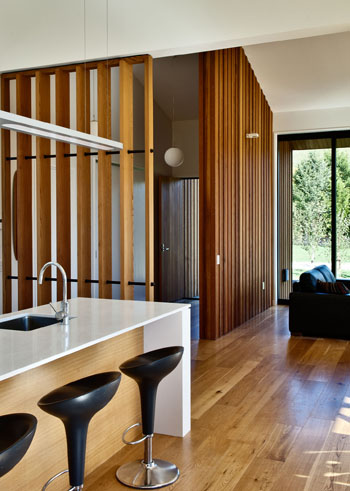 Queenstown Countryside House – Engineered oak floor and cedar screen warm interior spaces