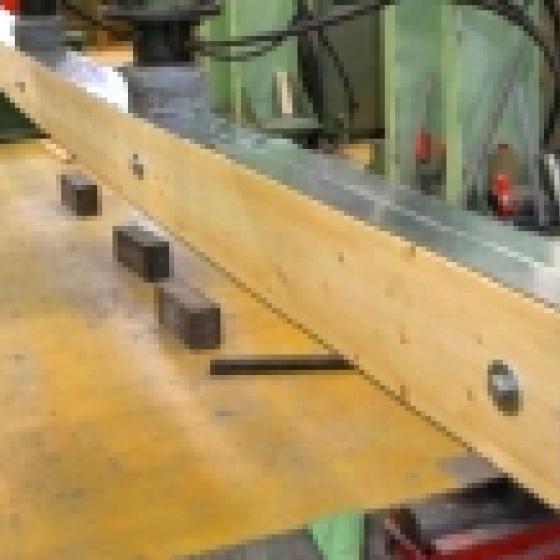 Timber-steel hybrid beam testing