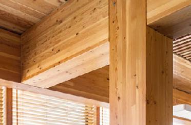 a wooden beams in a room